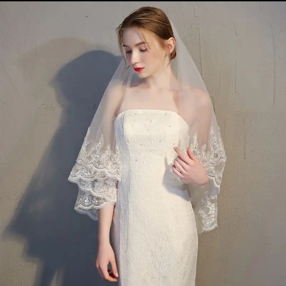 Enchanting Lace-Trimmed Bridal Veil with Sequins 🔥🔥✨✨💖💖 NWT - Picture 2 of 6